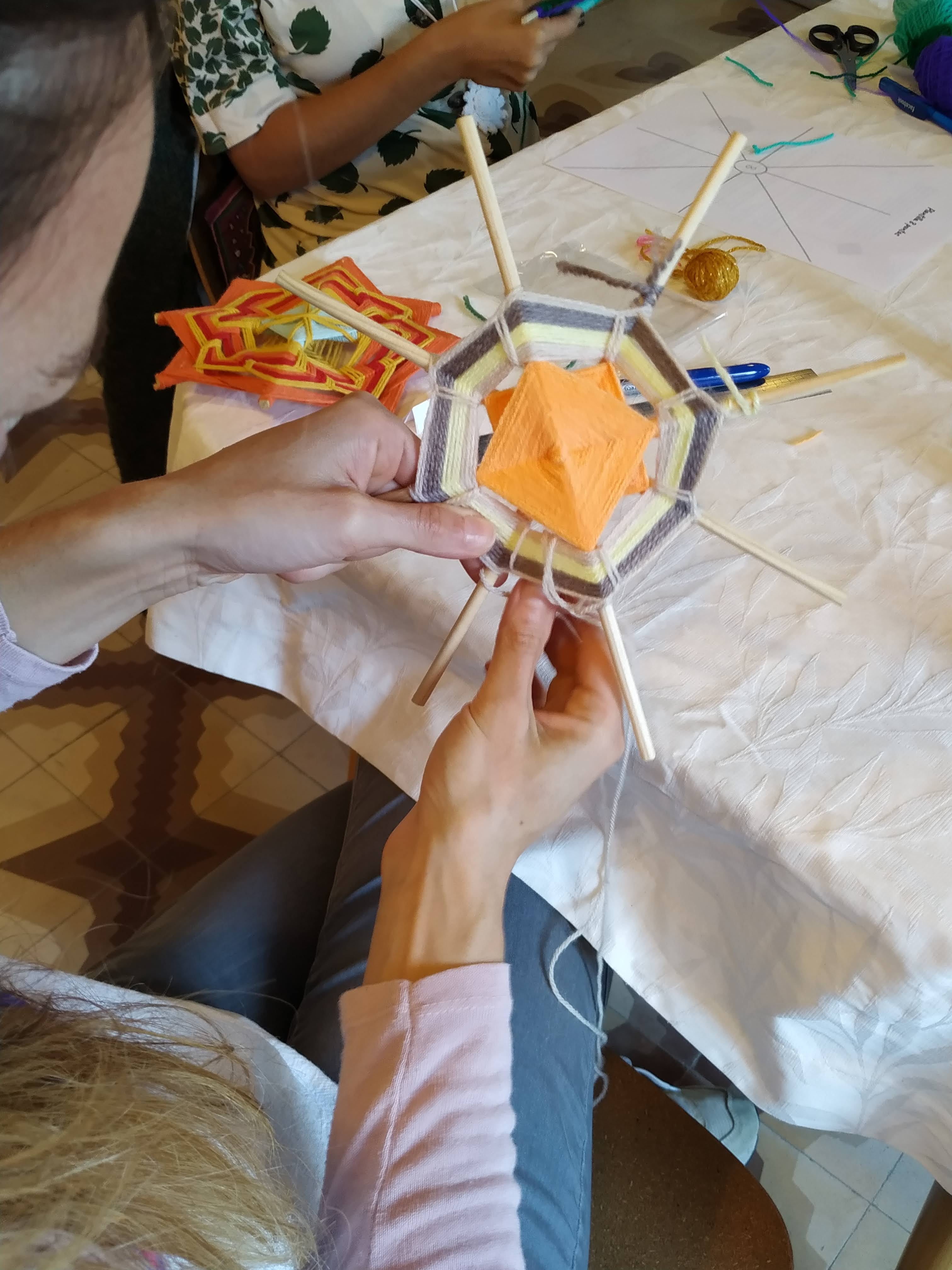 Mandalas tejidos: equilibrando tus hemisferios Febrero