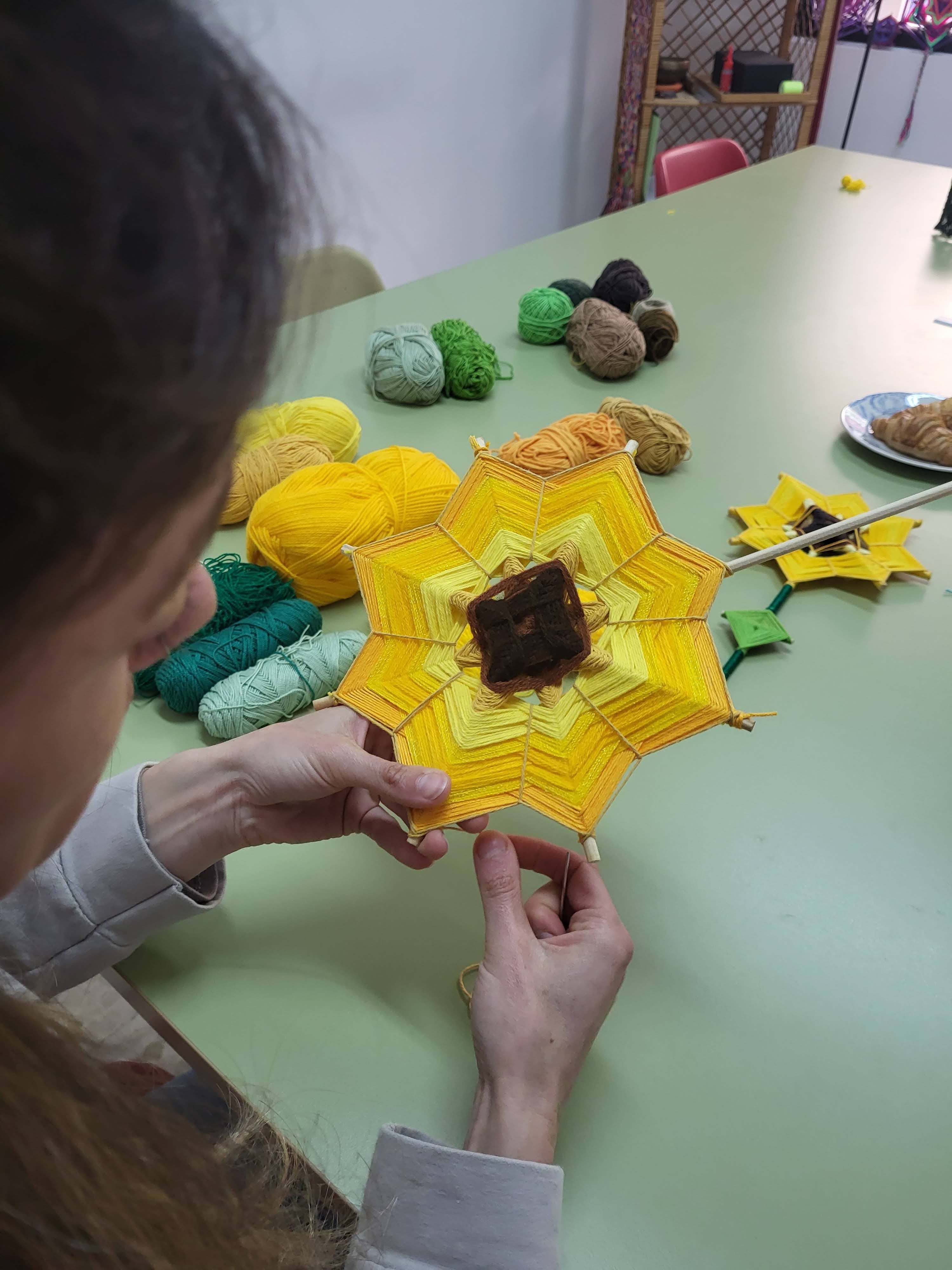 Mandala girasol: Tejer para brotar