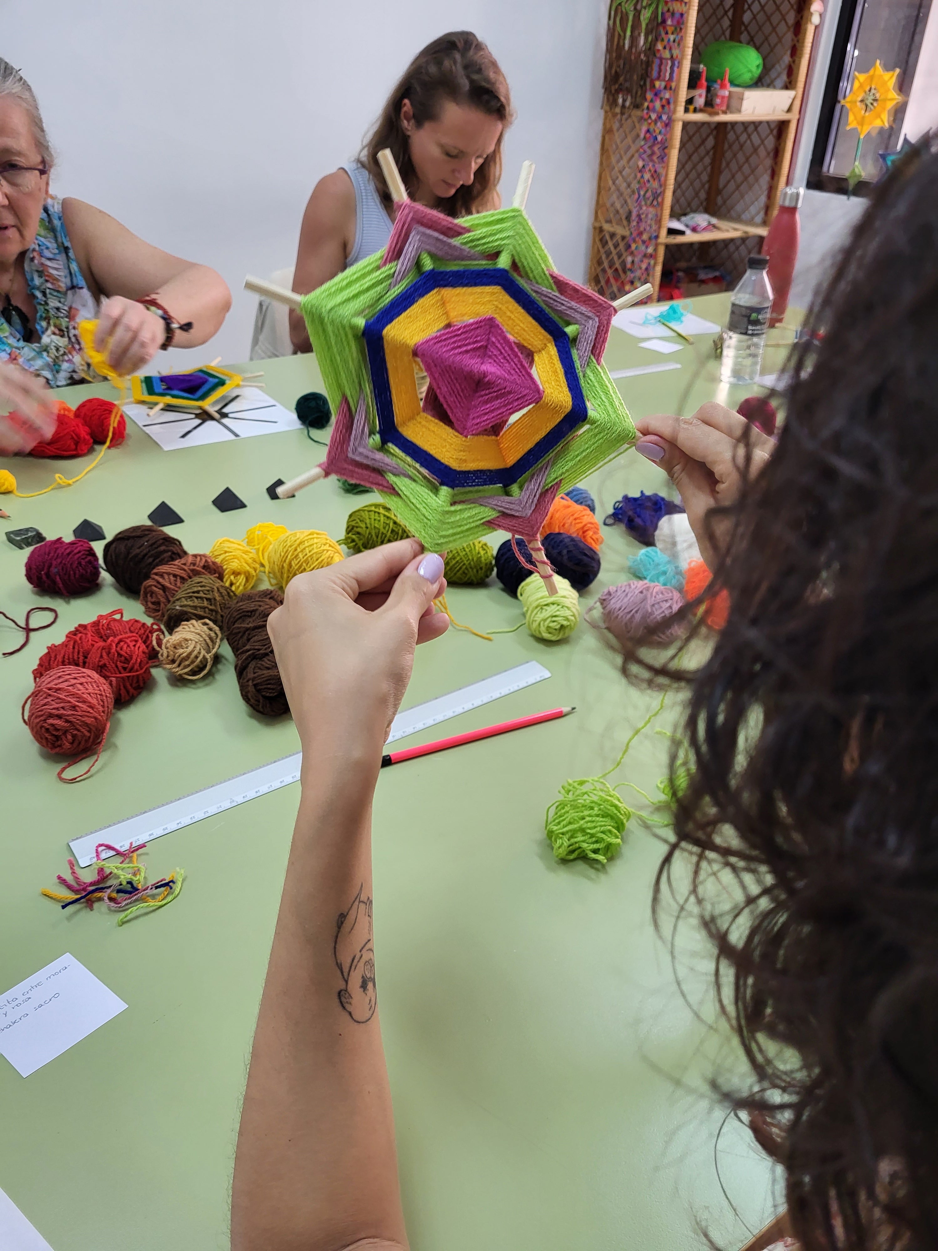 Mandalas tejidos: equilibrando tus hemisferios Marzo