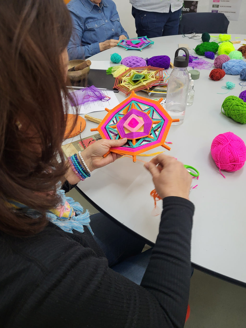 Mandalas tejidos: equilibrando tus hemisferios Marzo