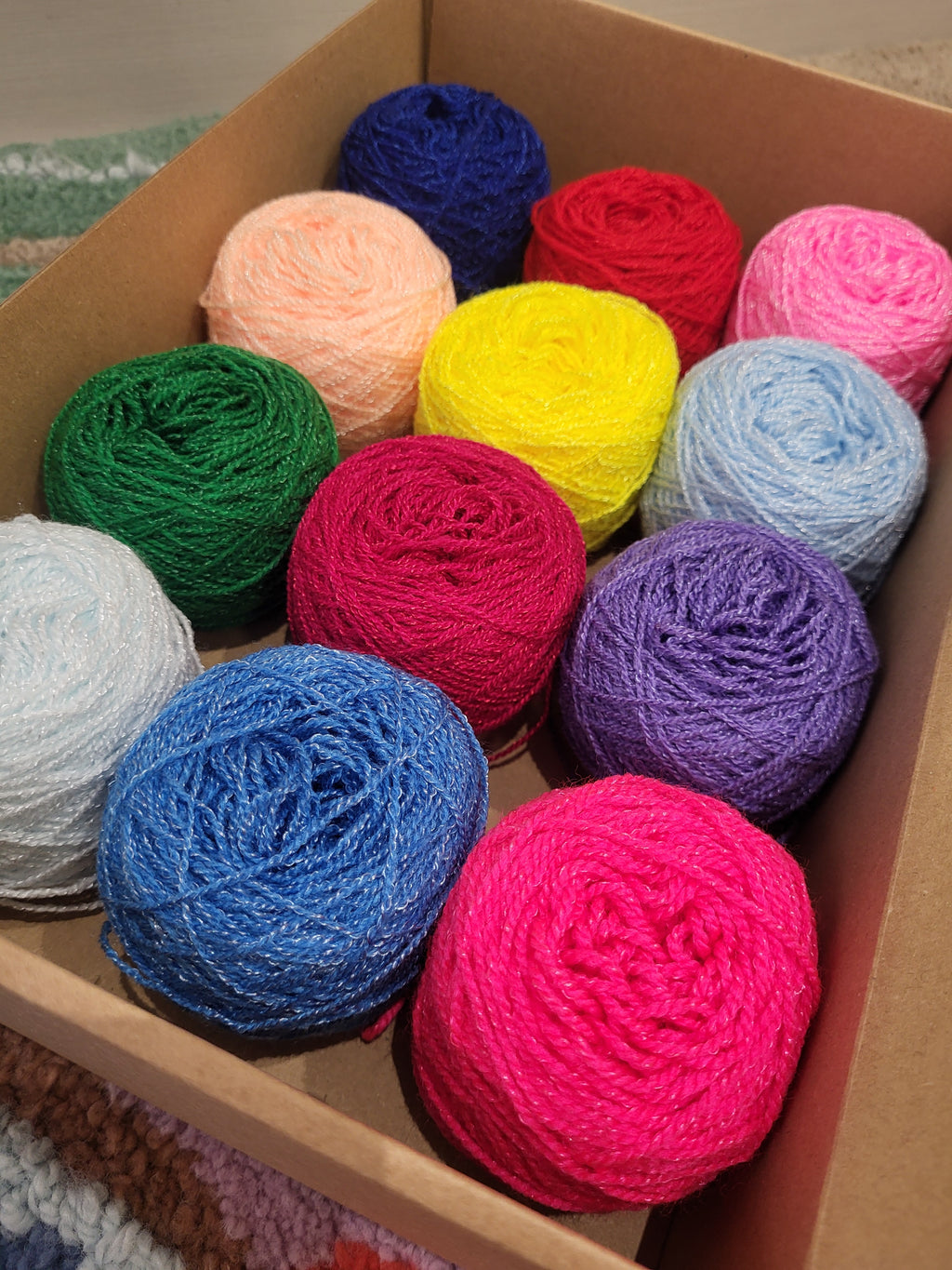 Caja con hilos cristal 12 piezas (Envio)